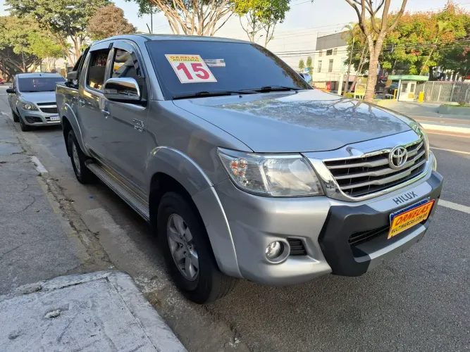 Toyota Hilux CD SRV 4X2 2.7 Flex 16V Aut. 2015