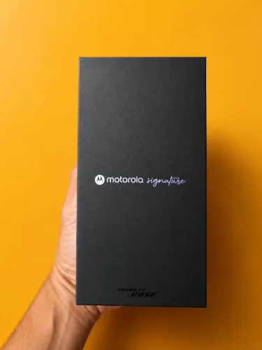VENDA URGENTE - MOTOROLA SIGNATURE 512GB 12GB DE RAM PRETO - NOVO LACRADO NA CAIXA
