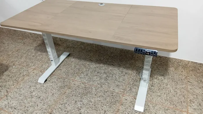 Mesa escritório elétrica nova
