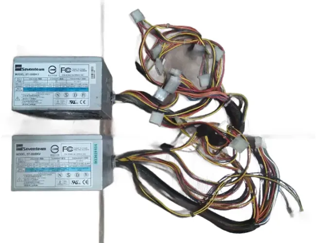 Vendo 2 Fontes Seventeam ST-350BKV