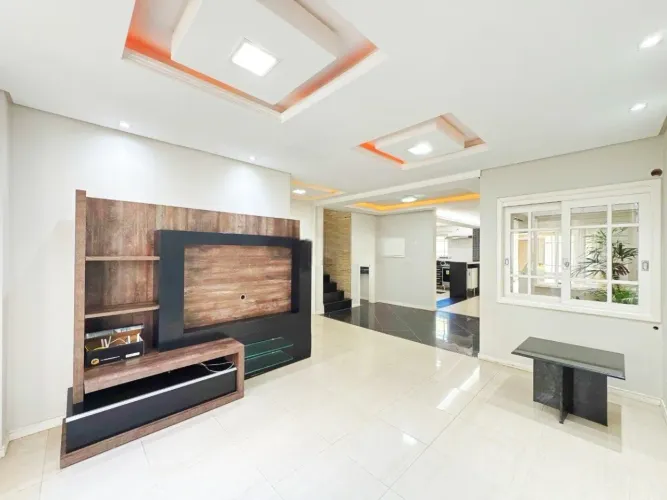 Casa em condomínio para alugar no bairro Sarandi com 3 dormitórios e 223 m².