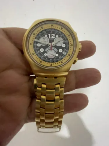 Relógio Swatch cara preta 
