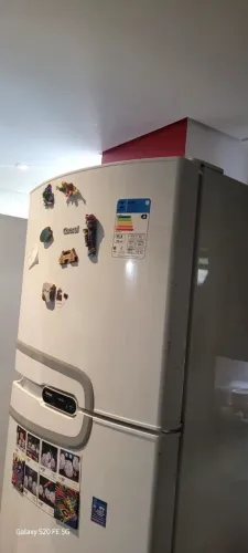Vende se uma geladeira duprex consul