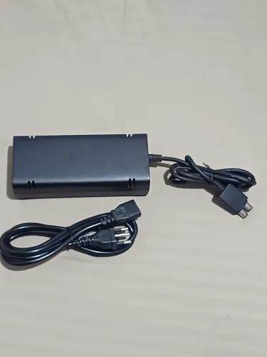 Fonte original Microsoft Xbox 360 Slim 127v 