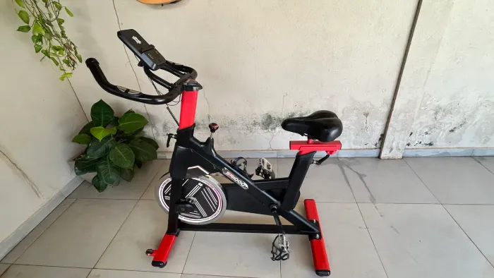 Bicicleta Ergométrica Spinning Genis SB1000 - Excelente Estado | R$ 2.200 à Vista