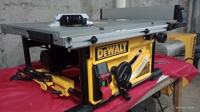 Serra de Bancada Dewalt DWE7492 220V / 2000W