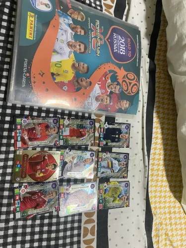 Lote Coleção Panini Adrenalyn XL Road to Russia 2018 - 9 Limited Edition + Fichário
