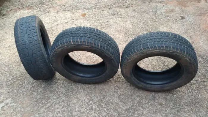 Pneus usados 205/65 aro 15