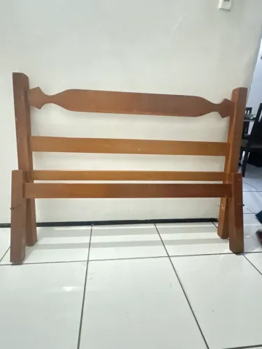 Cama sem o colchão