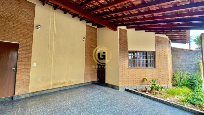 Imóvel amplo e iluminado no Cidade Jardim em Jacareí-SP: 3 quartos, 1 suíte, churrasqueira