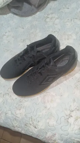 Vendo tênis de futsal