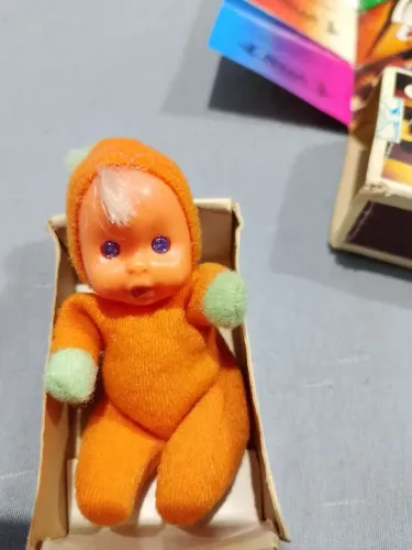 Boneca fofolete olhos de vidro