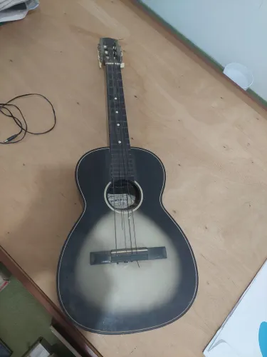 Violão antigo