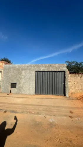 Vende-se ou troca-se lote com casa em construção
