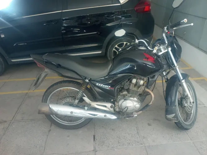Vende--se moto extra Titan 2012