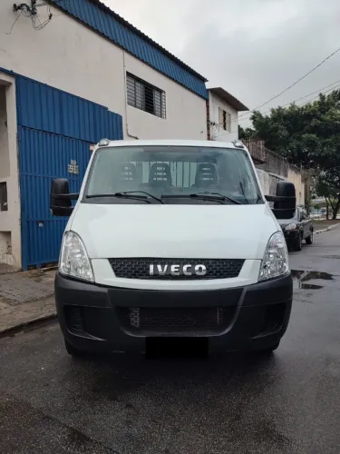 Iveco Daily 35s14 carroceria 2013