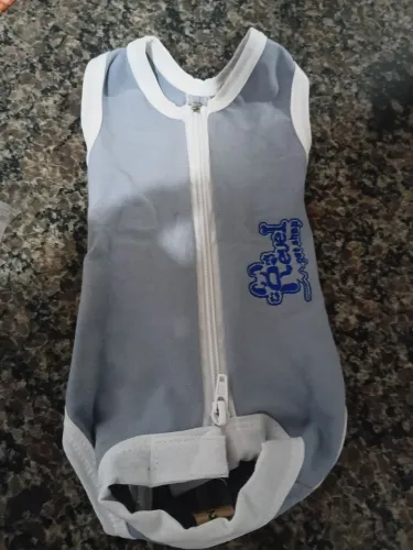 Roupa cirúrgica para gatas e cachorras