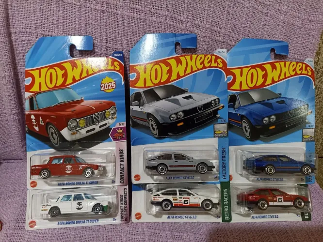Hot Wheels Alfa Romeo kit com 6 minis