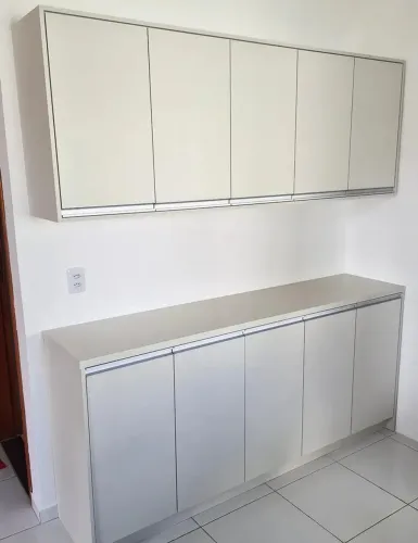 Armários Multiuso (Aéreo E Inferior)