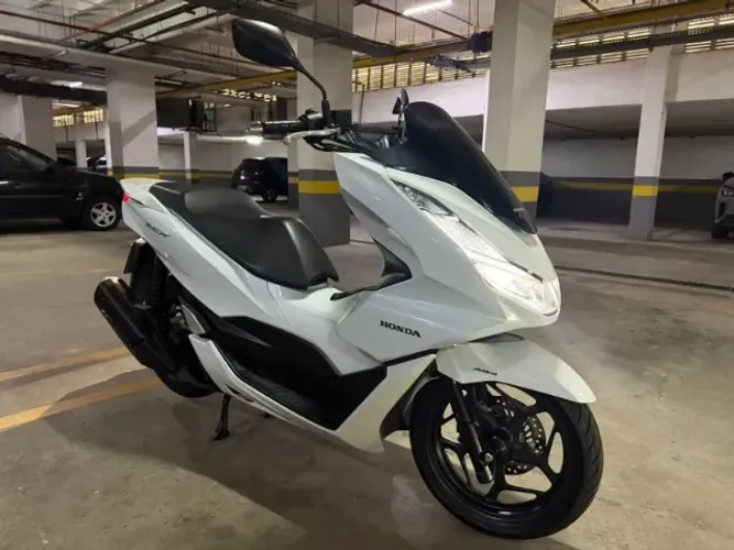 Honda Pcx 2024 com apenas 3.000kms 160cc abs revisada novíssima!!!