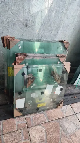 15 Vidros FIXOS quadrados temperados 8mm R$35 reais CADA leia medidas na foto e Não entreg