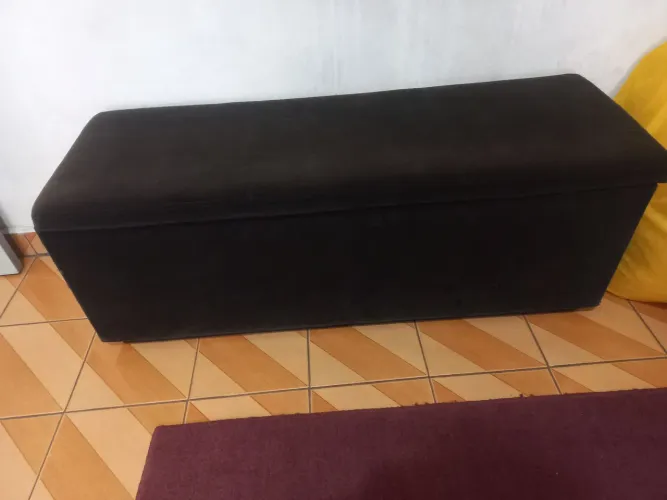 Banco recamier preto aveludado
