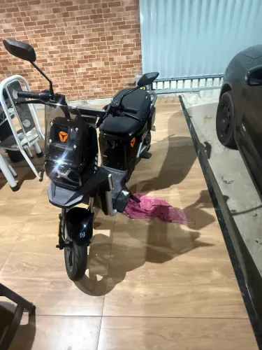 Vendo scooter elétrica YADEA GFX-6, modelo moderno e econômico .