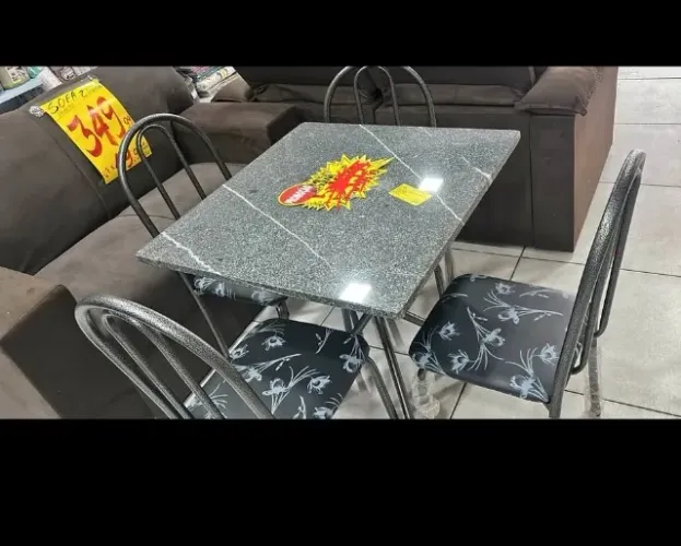 Mesa de Cozinha Com Cadeiras (Produto Novo)
