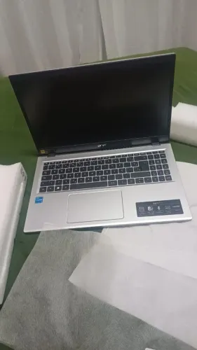 Notebook Acer aspire 3, RAM 8 gb - memoria interna 256 gb