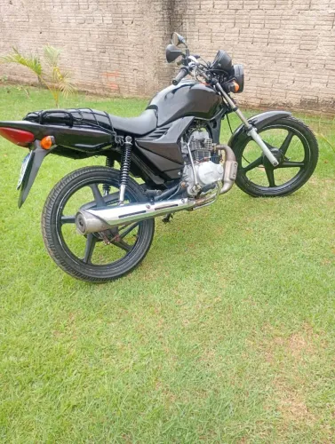 Vende se uma moto Honda Fan 125 2013