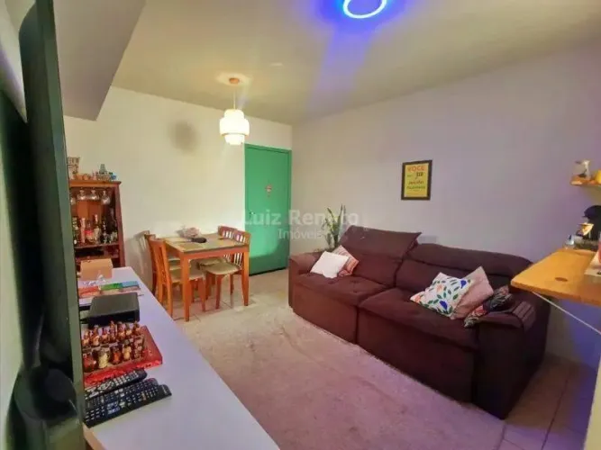 Apartamento à venda no bairro Silveira
