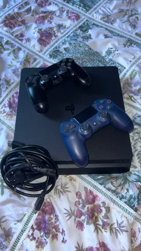 PS4 SLIM 1 TB COM SSD
