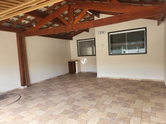 CASA PARA LOCAÇÃO - PARQUE DAS PALMEIRAS - PINDAMONHANGABA - SP