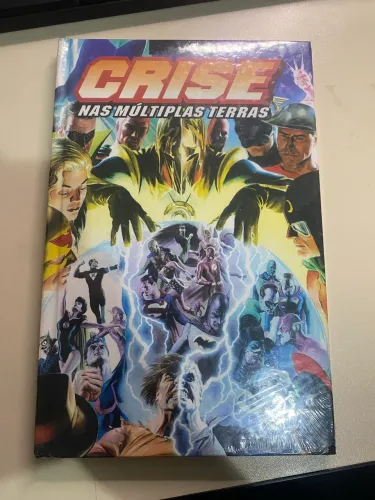CRISE NAS MÚLTIPLAS TERRAS: DC