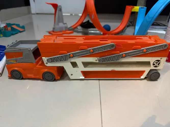 Vendo caminhão Mega Hauler Hot Wheels
