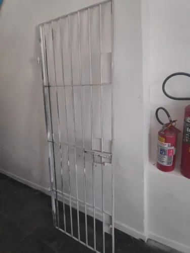 Portão de grade
