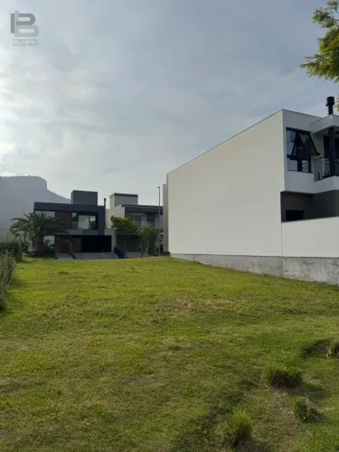 Terreno à Venda - Reserva da Pedra, Pedra Branca 300 m² | Fundos para o Lago | Exclusivida