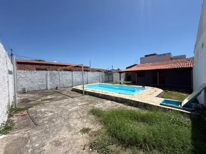 Casa 3/4 um suite com area 468m² - Area de lazer - Rua asfaltada