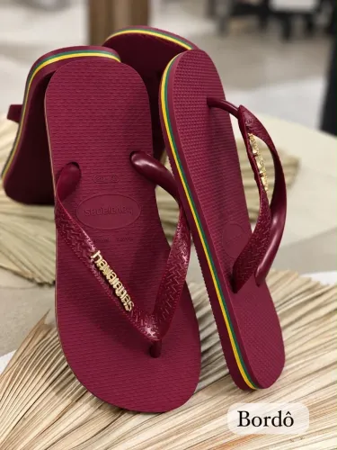 Chinelo Havaianas Feminino Brasil com Detalhe Dourado