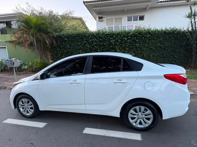 Hyundai HB20S C.style/c.plus1.6 Flex 16V Aut. 4P 2016