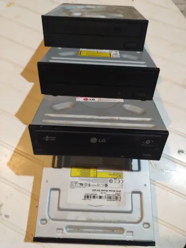 Gravador e Leitor de Cds e Dvds ( 04 unidades ) 