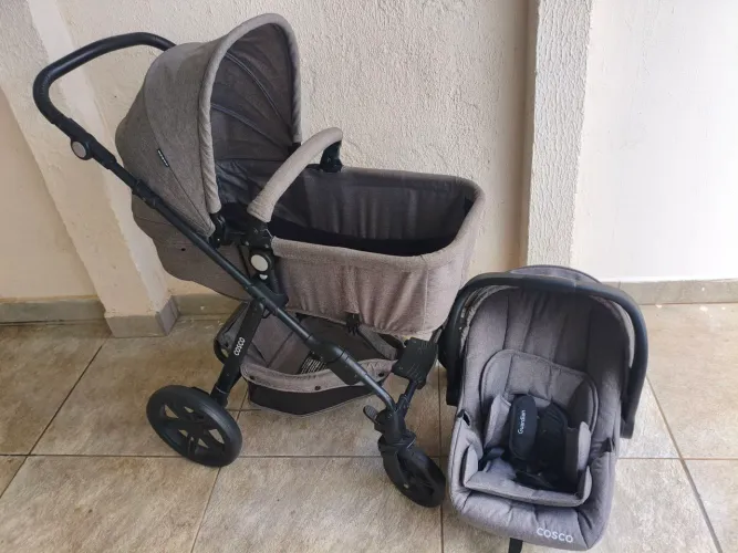 Carrinho de Bebê + Bebê Conforto COSCO
