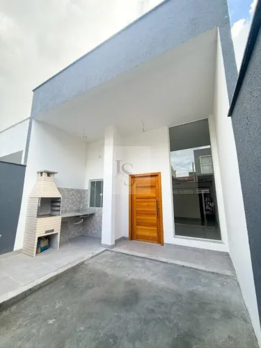 Casa para Venda em Macaé, Vale das Palmeiras, 2 dormitórios, 1 suíte, 2 banheiros, 1 vaga