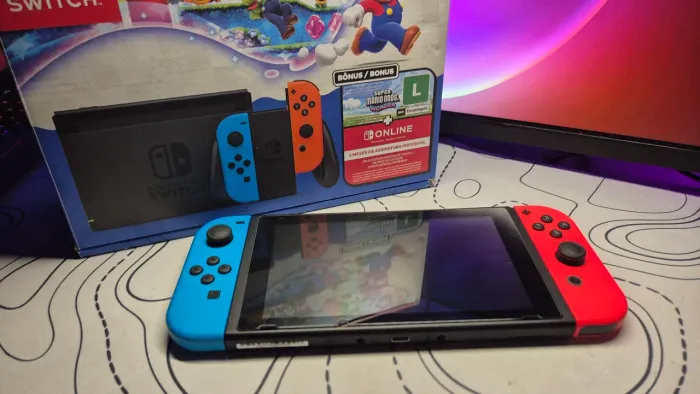 Nintendo Switch V1 Semi novo 3 Meses de Uso Moderado. Perfeito Estado, Com Película 