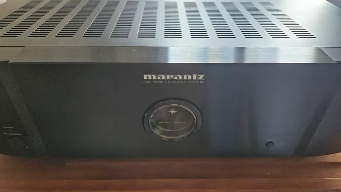 Amplificador 2 canais 140 Watts Marantz MM7025