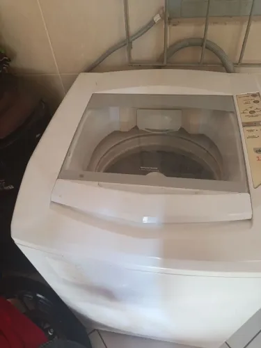 Vendo máquina de lavar Brastemp 11 kilos funcionando perfeitamente,estou vendendo por outr