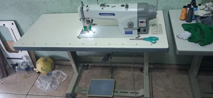 Hehe psiu vendo uma máquina reta direct drive lanmax semi nova