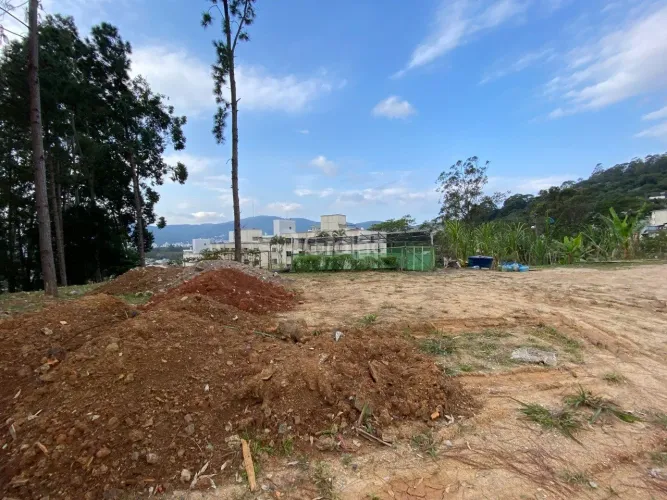 Terreno de 1.500m² no Pantanal