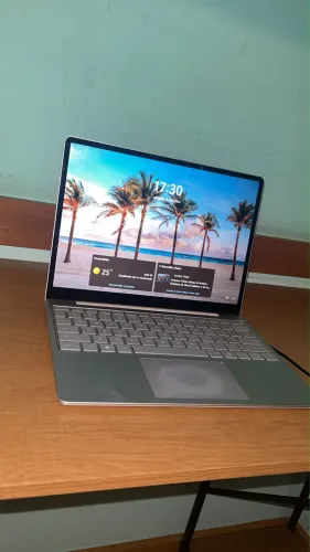 Surface Laptop Go i5 | SSD 64GB | 4GB RAM | Muito Conservado + Carregador 