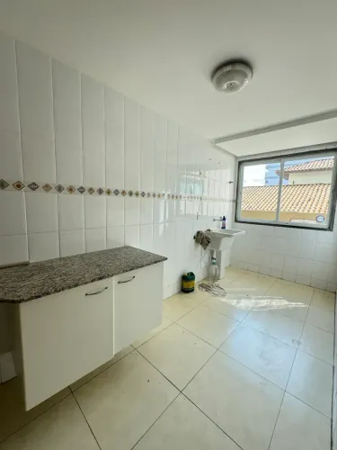 Alugo apt 3 qtos nos Cavaleiros- Macaé